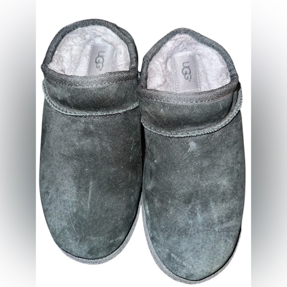 Black UGGs size 7 - Picture 1 of 5